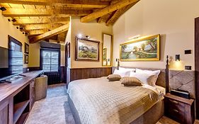 Pipers Lodge